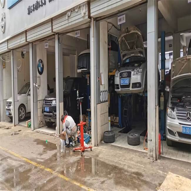 汽車(chē)車(chē)漆保養(yǎng)，打蠟好還是鍍膜好?